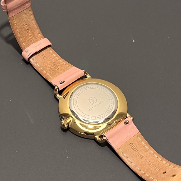 Pink watch - Picture 5 of 7